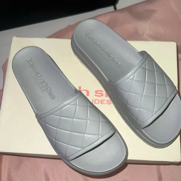 J/Slides Grey EVA Stud Beach Slides with Diamond Quilted Pattern Size 6 - Picture 2 of 6